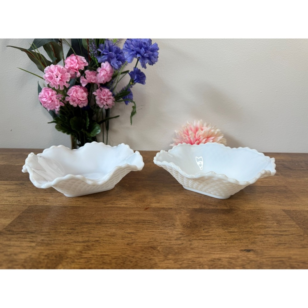 Vintage Milk Glass Ruffled Edge Bowls Quilted Diamond‎ Pattern Set of 2